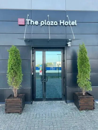 Отель «Hotel Plaza»