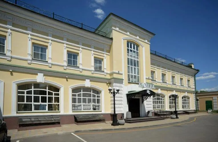 "Hotel Grand" ("Отель Гранд") 