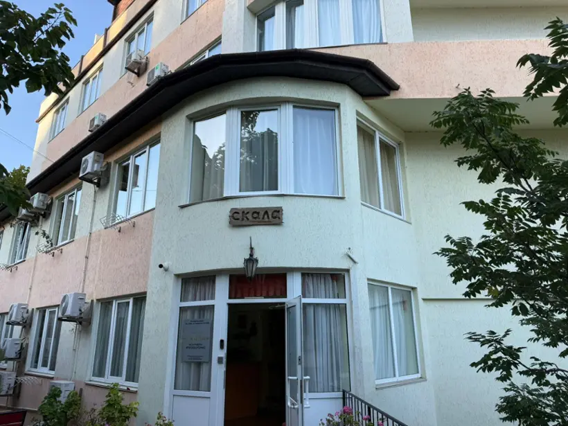 Гостиница "Скала"