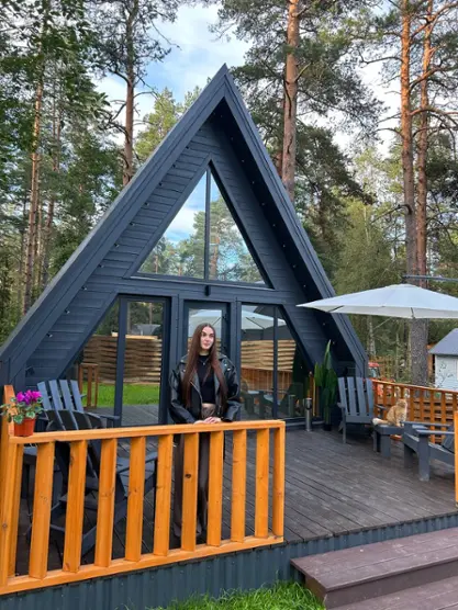 Шишкарное место под соснами