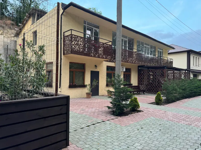 Бирюзовый