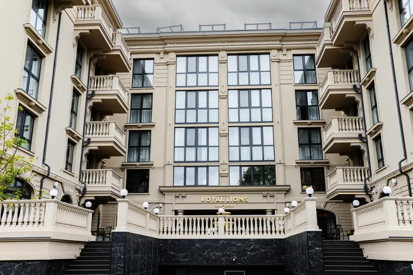 Отель «GRAND HOTEL ROYAL LIONS» («ГРАНД ХОТЕЛ РОЯЛ ЛИОНС»)