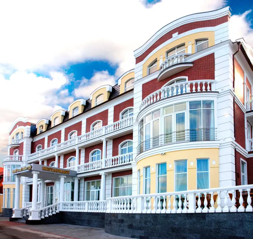 Отель "Гранд Палас" (Hotel Grand Palace)