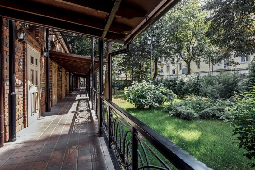 Отель «11 Hotel & Garden»