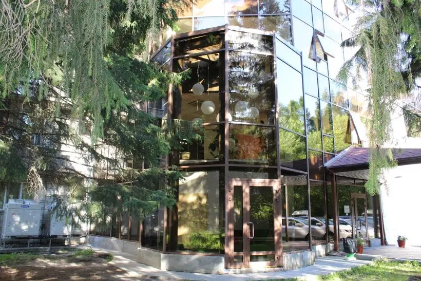 Общество с ограниченной ответственностью центр реабилитации и санаторно-курортного лечения "Лесной"