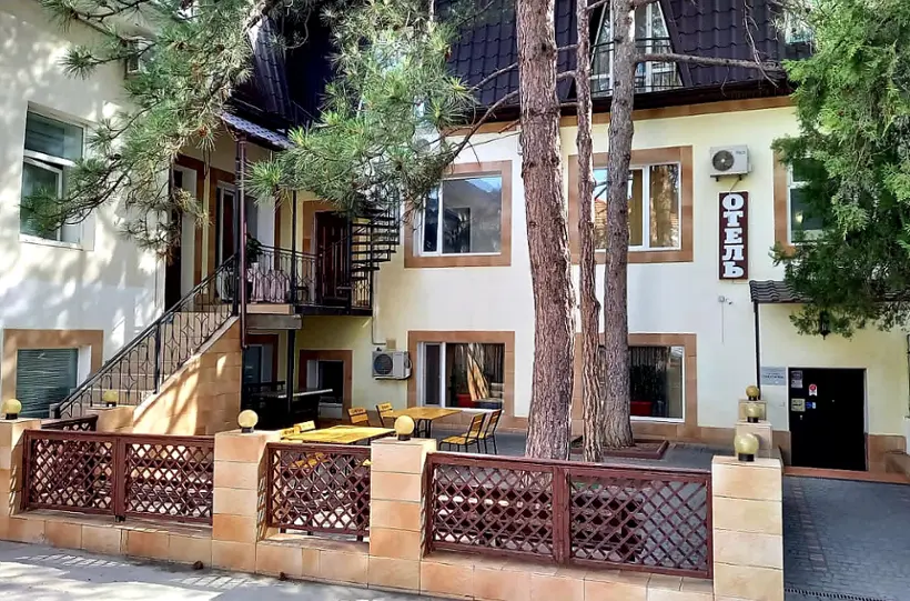 Гостиница  «Три сосны» 