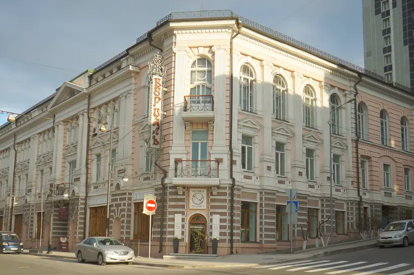 Отель «Версаль» ООО «Стартап»