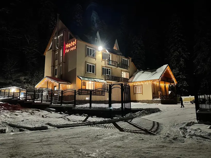 гостиница «ФорРест Домбай» (For Rest Hotel)