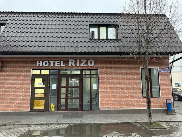 Отель "RIZO"