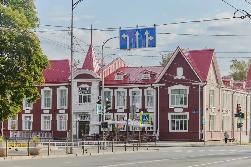 Отель «Petra»