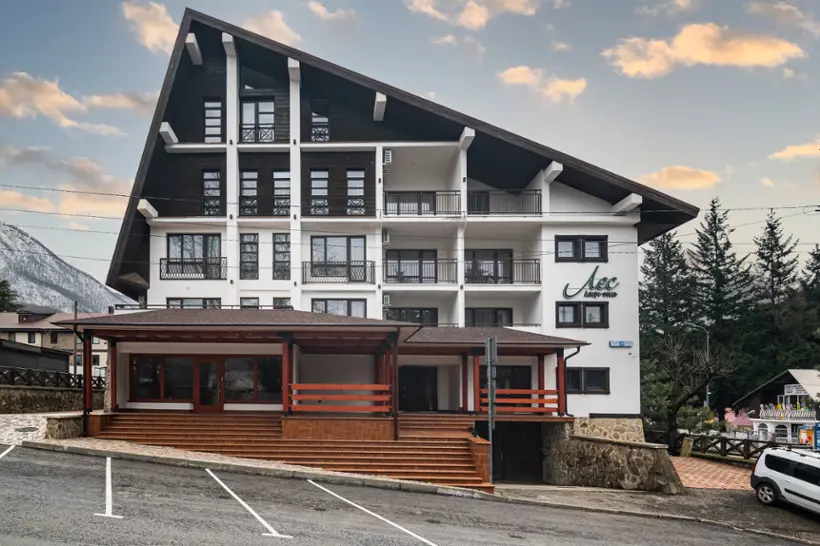 Mountain apartments «Сo-Co Village»