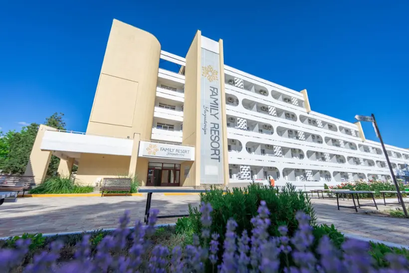 Отель “Family Resort” 