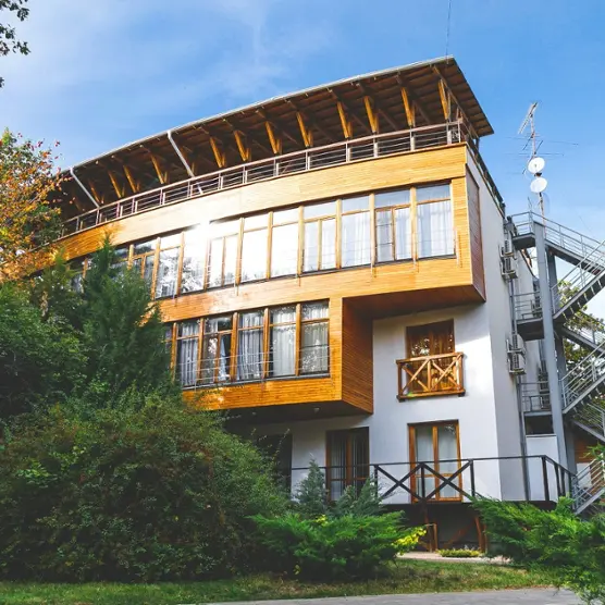Загородный клуб «Нефтяник» (отель)