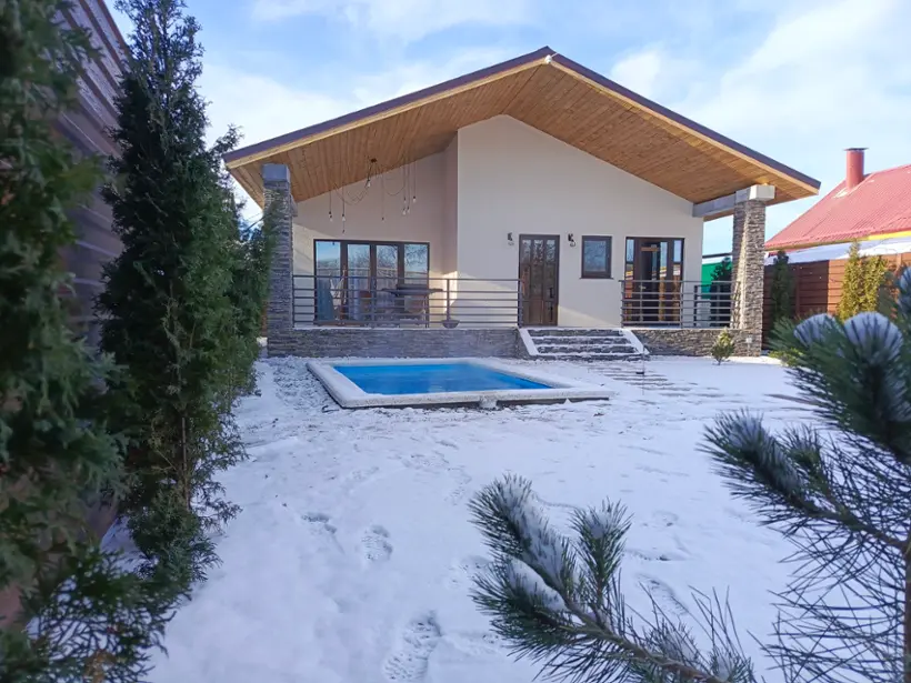 Гостевой дом с горячим бассейном Relax House