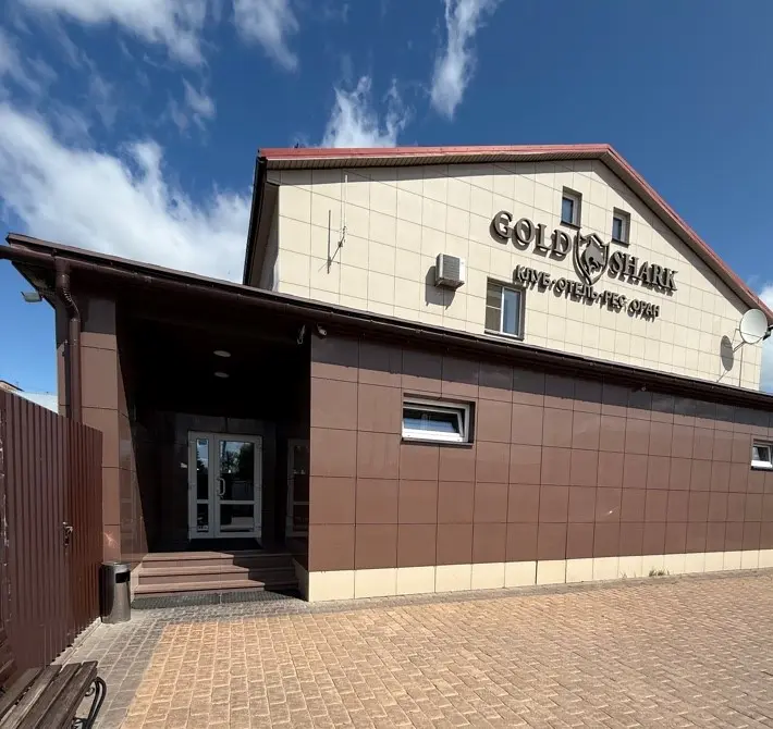 Отель "GOLD SHARK" ООО "ЗТБ ТРЕСТ"
