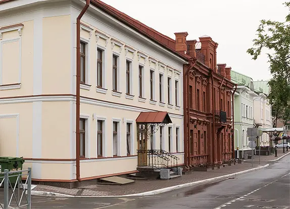 Ресторанно-гостиничный комплекс «Двор Подзноева» Гостиница «Двор Подзноева Студии и Апартаменты» ООО «Северо-Западная инвестиционная компания»