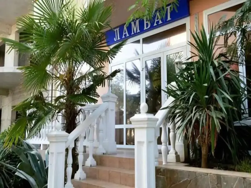 Отель "Ламбат"
