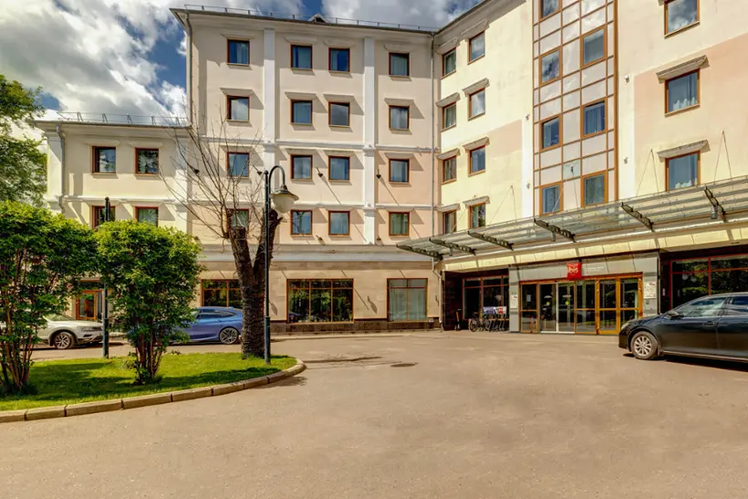 "ibis Ярославль Центр"